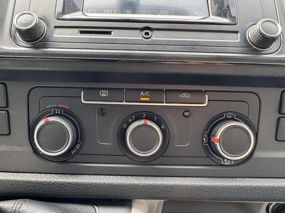Volkswagen Transporter - Náhled 9