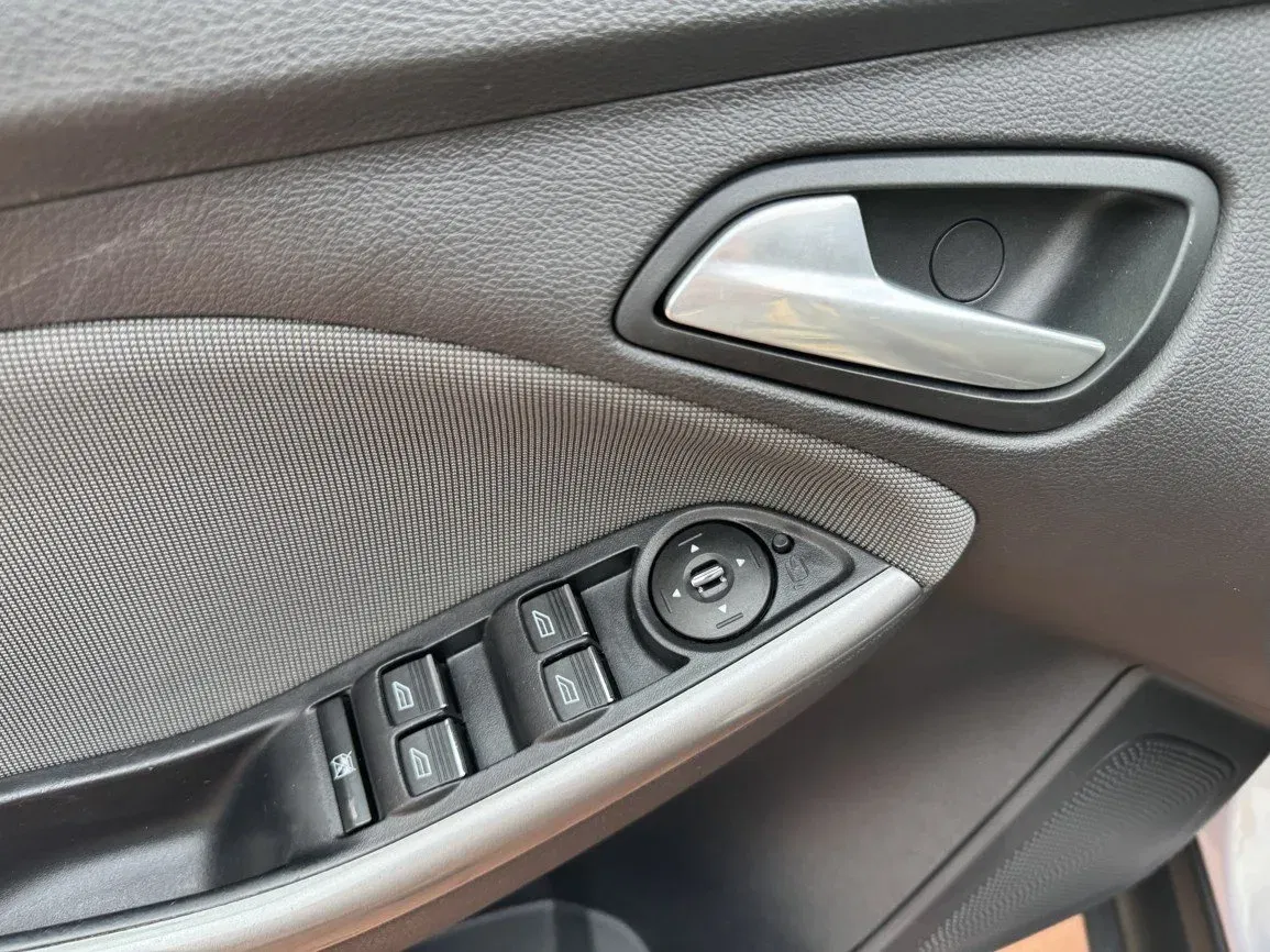 Ford Focus - Náhled 28
