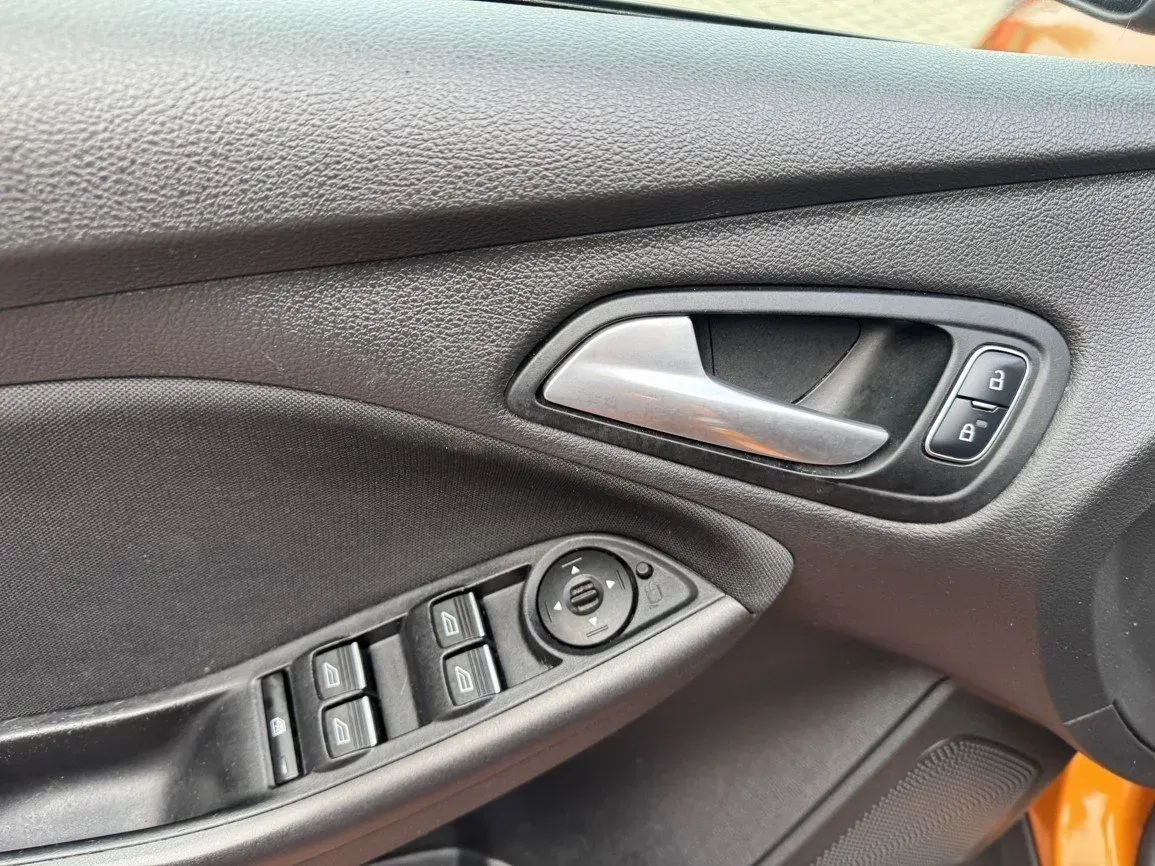 Ford Focus - Náhled 25