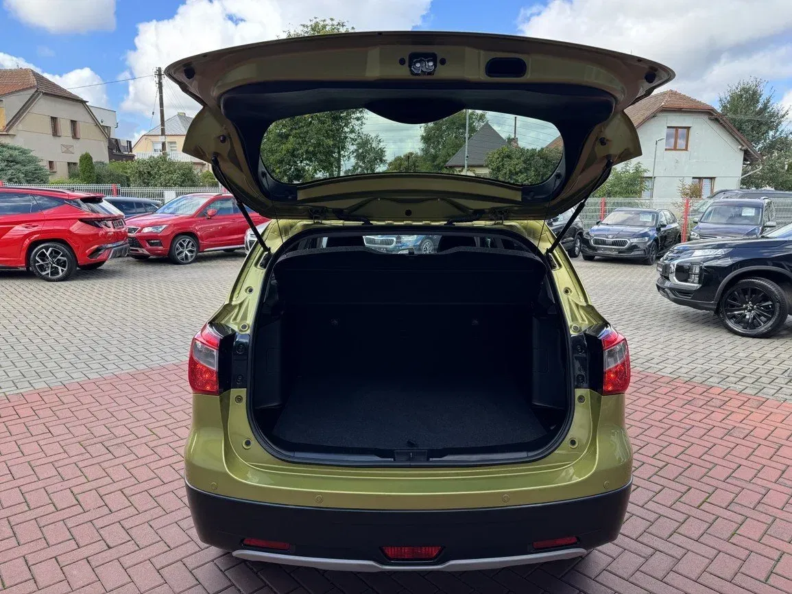 Suzuki SX4 S-Cross - Náhled 21