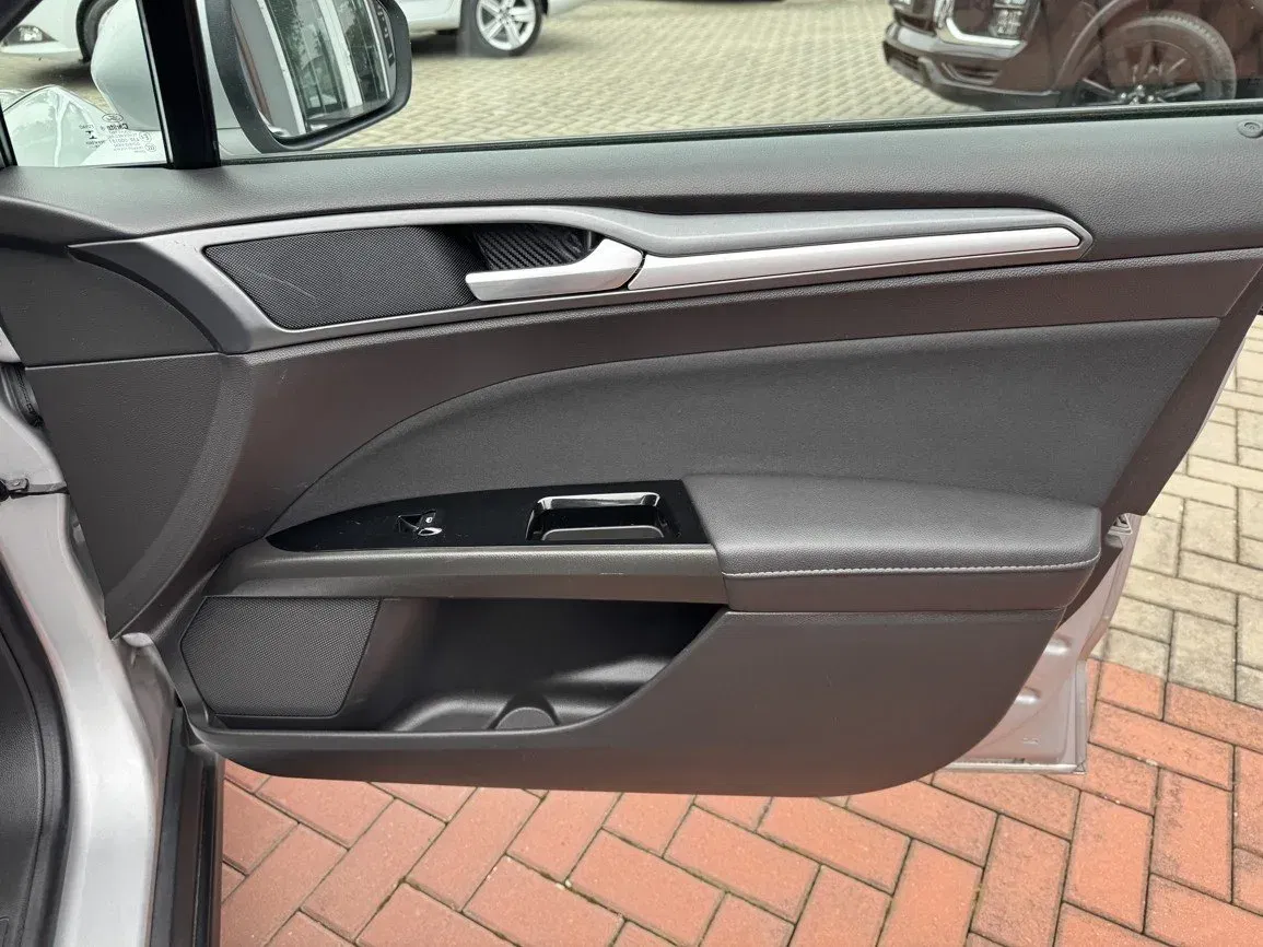 Ford Mondeo - Náhled 17