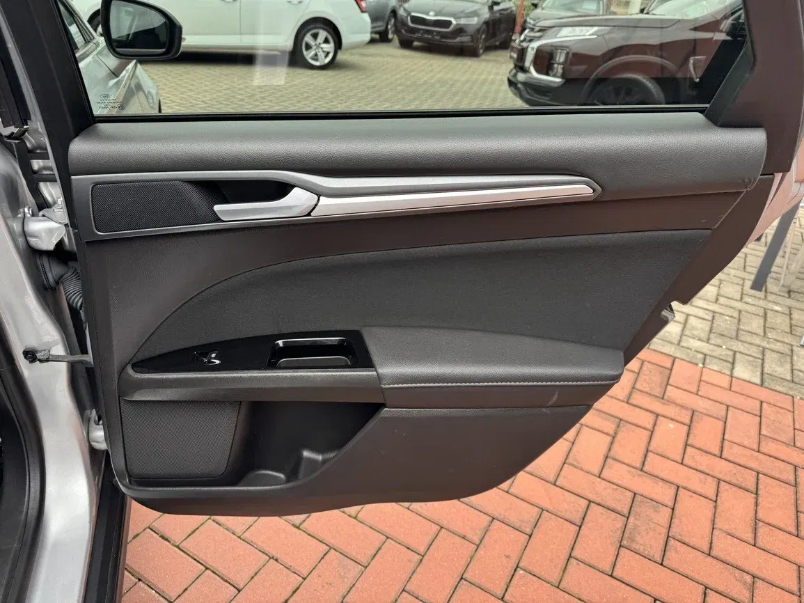 Ford Mondeo - Náhled 19