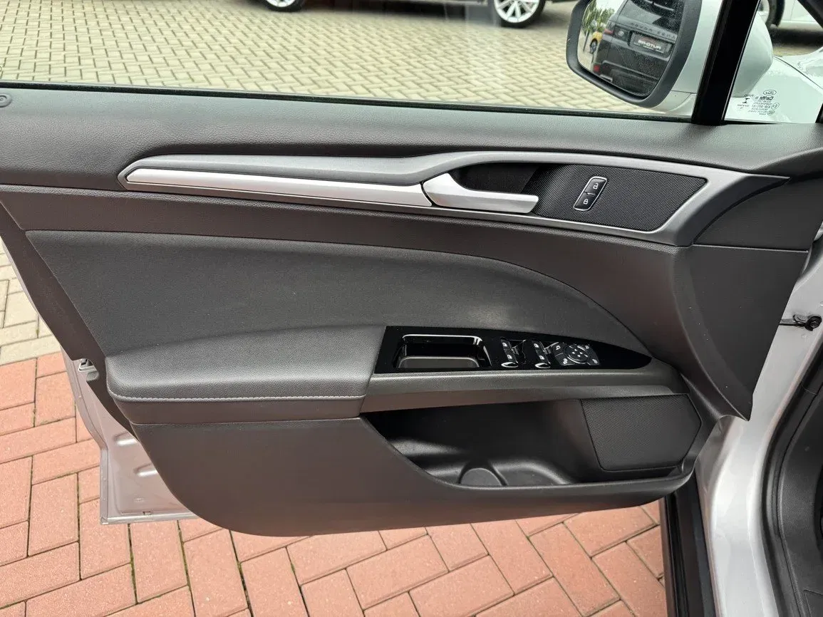 Ford Mondeo - Náhled 25