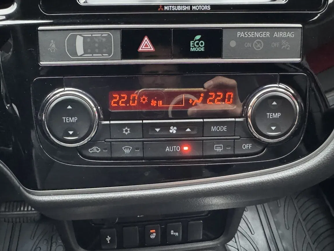 Mitsubishi Outlander - Náhled 9