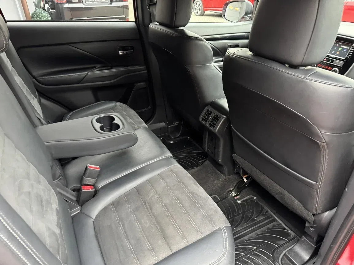 Mitsubishi Outlander - Náhled 17