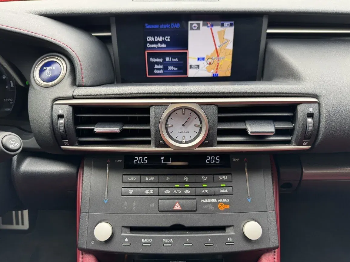 Lexus RC 300h - Náhled 10