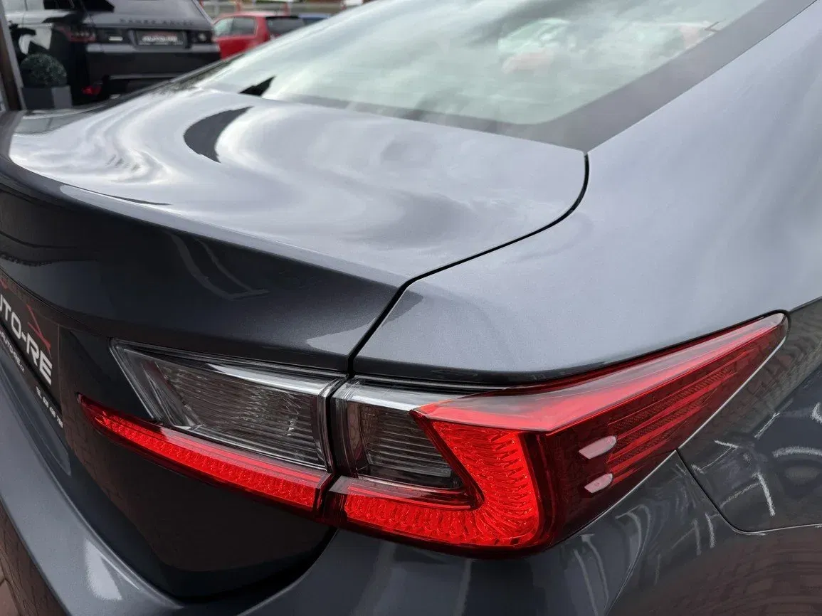 Lexus RC 300h - Náhled 39