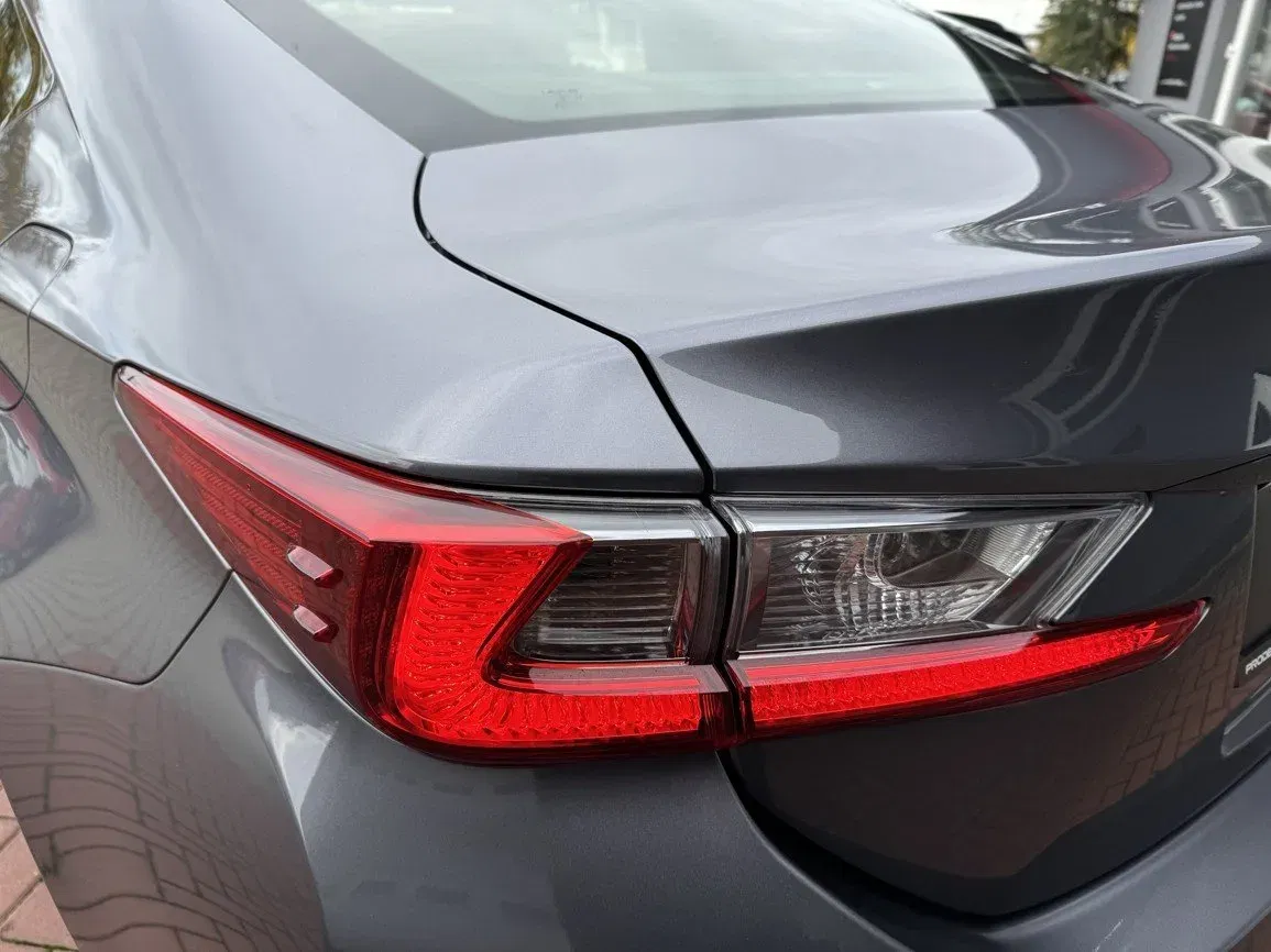 Lexus RC 300h - Náhled 42