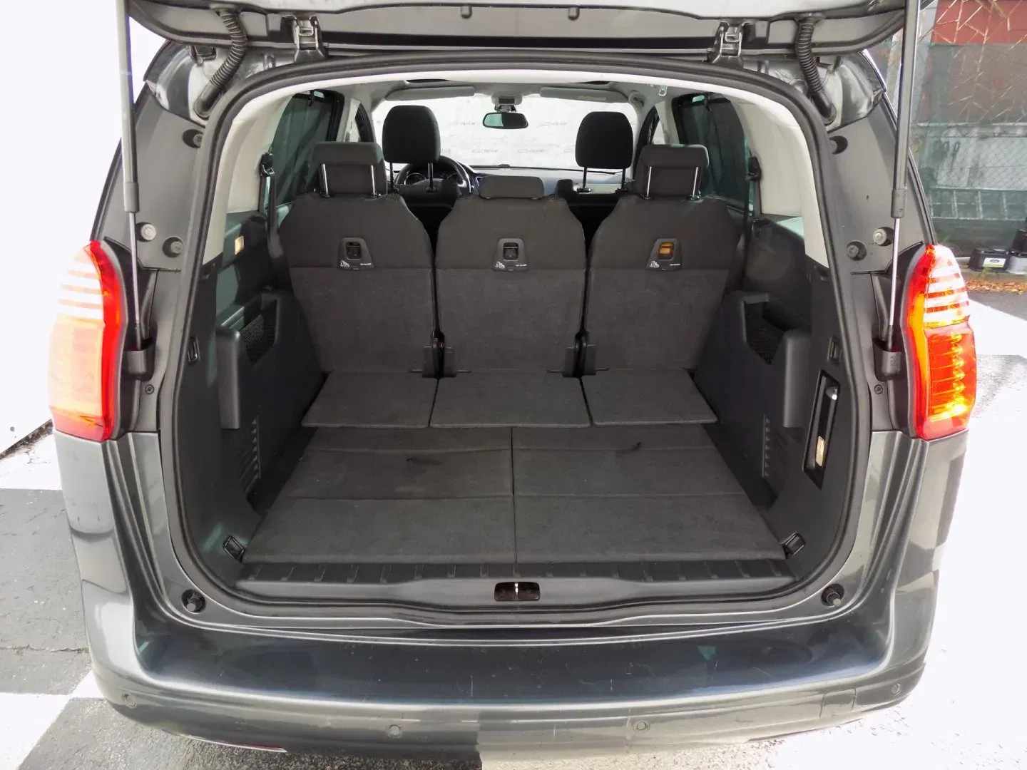 Peugeot 5008 - Náhled 8