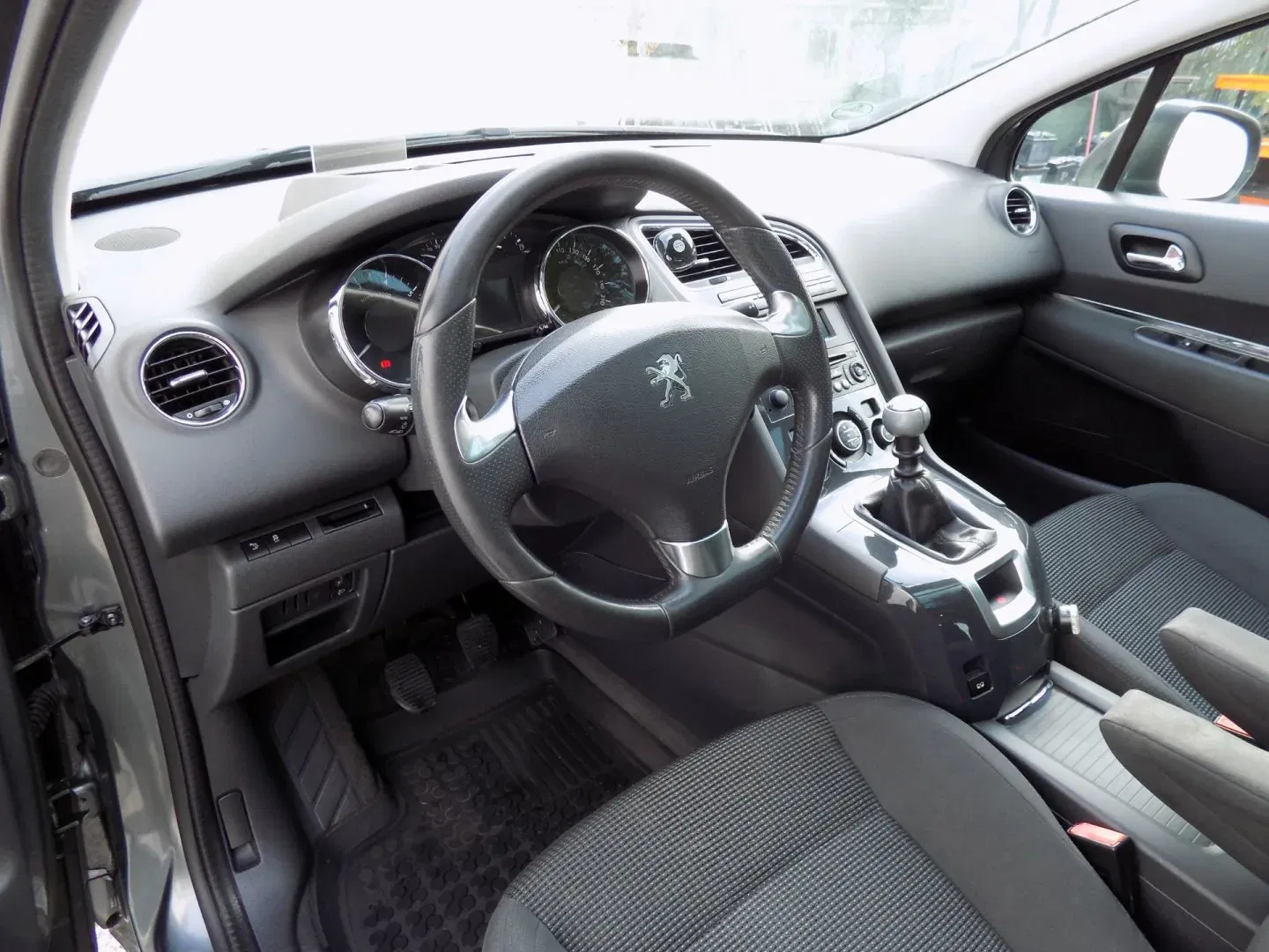 Peugeot 5008 - Náhled 12