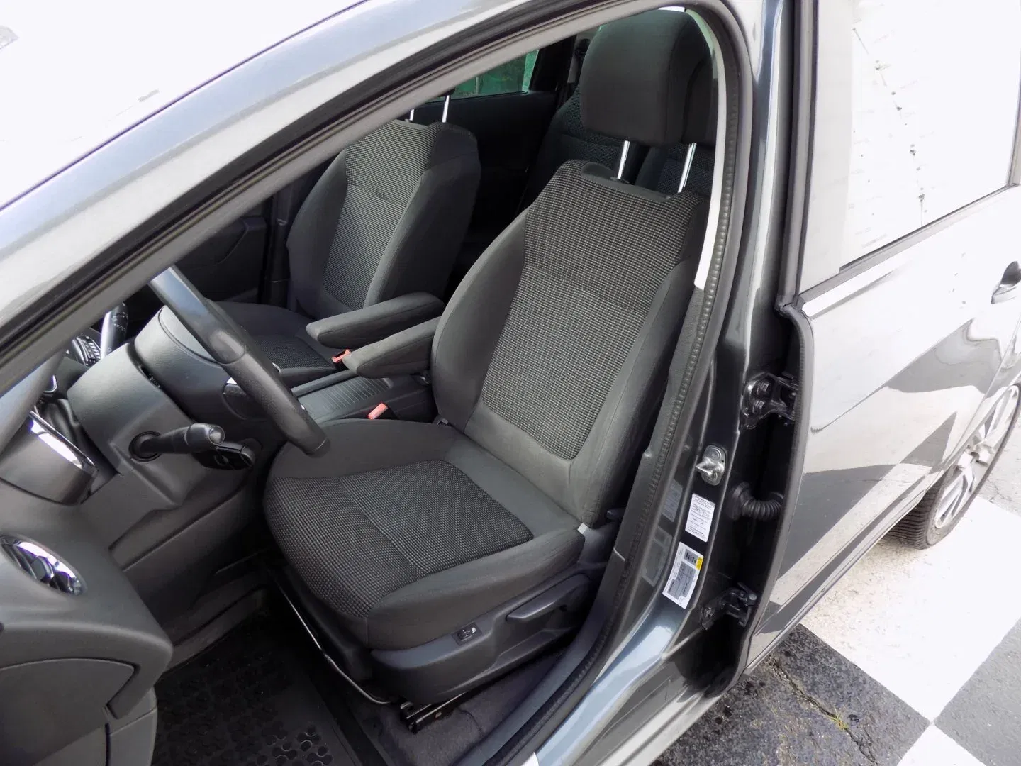 Peugeot 5008 - Náhled 13