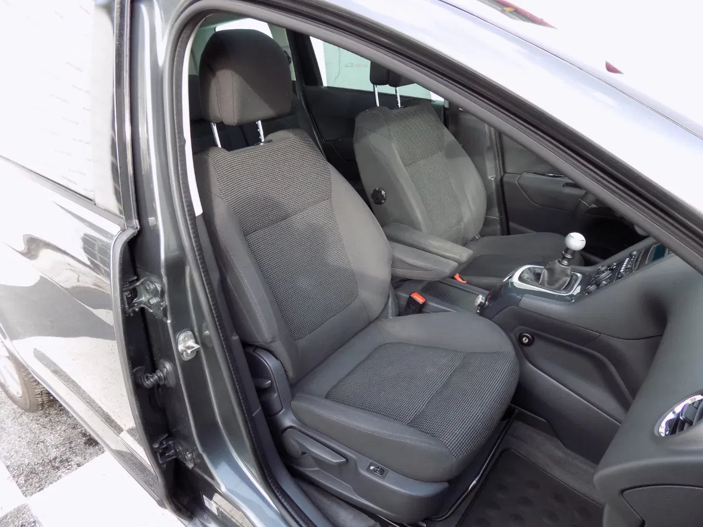 Peugeot 5008 - Náhled 16