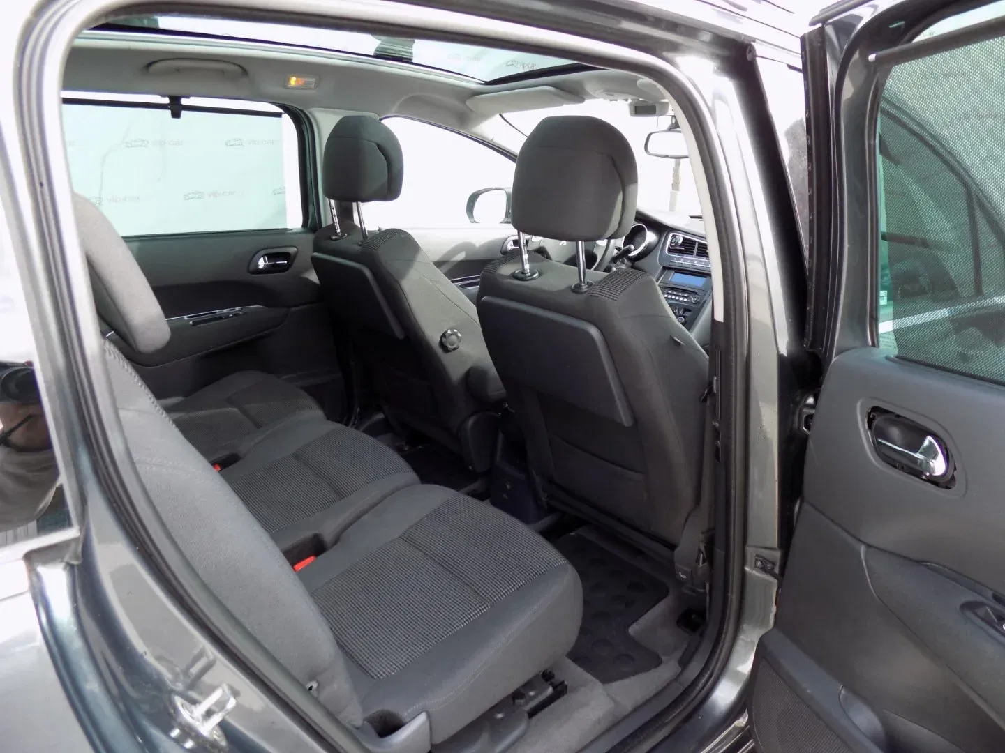 Peugeot 5008 - Náhled 18