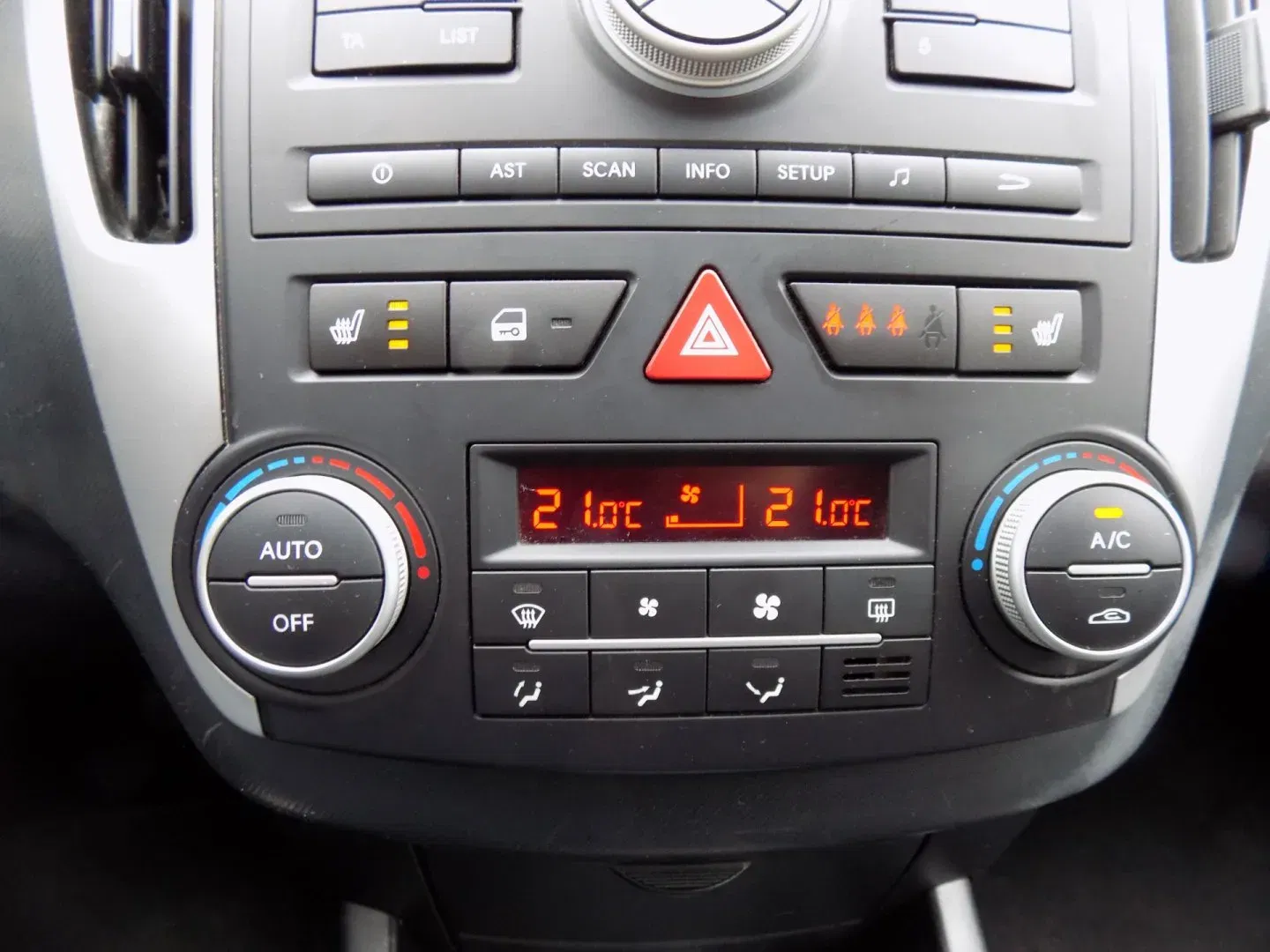 Kia Cee´d - Náhled 31