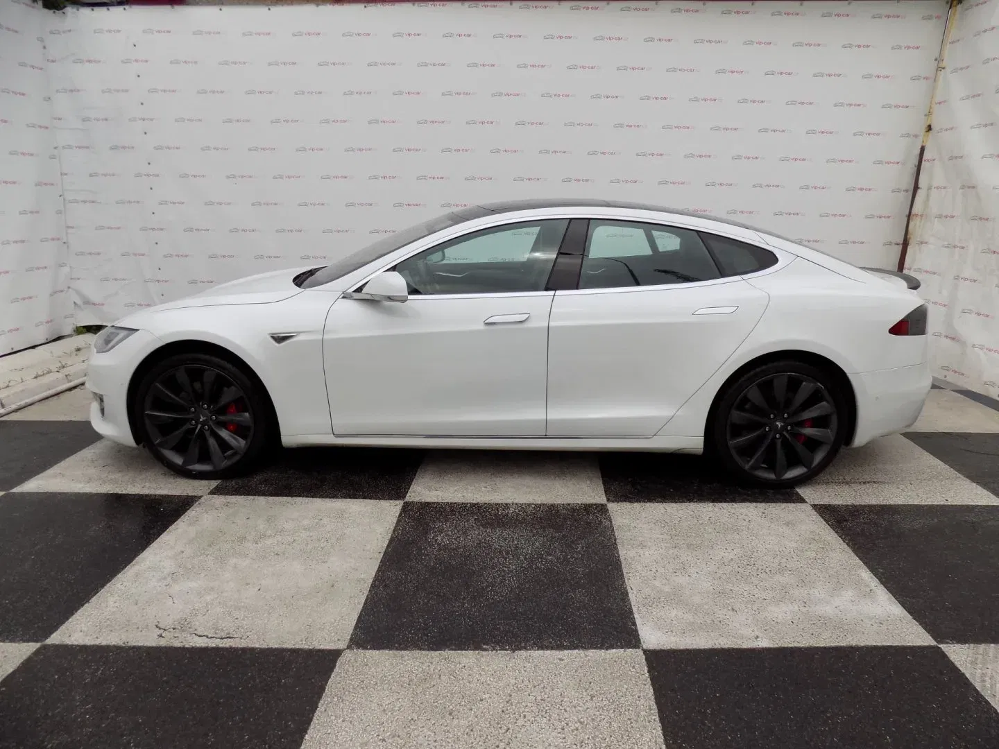 Tesla Model S - Náhled 2