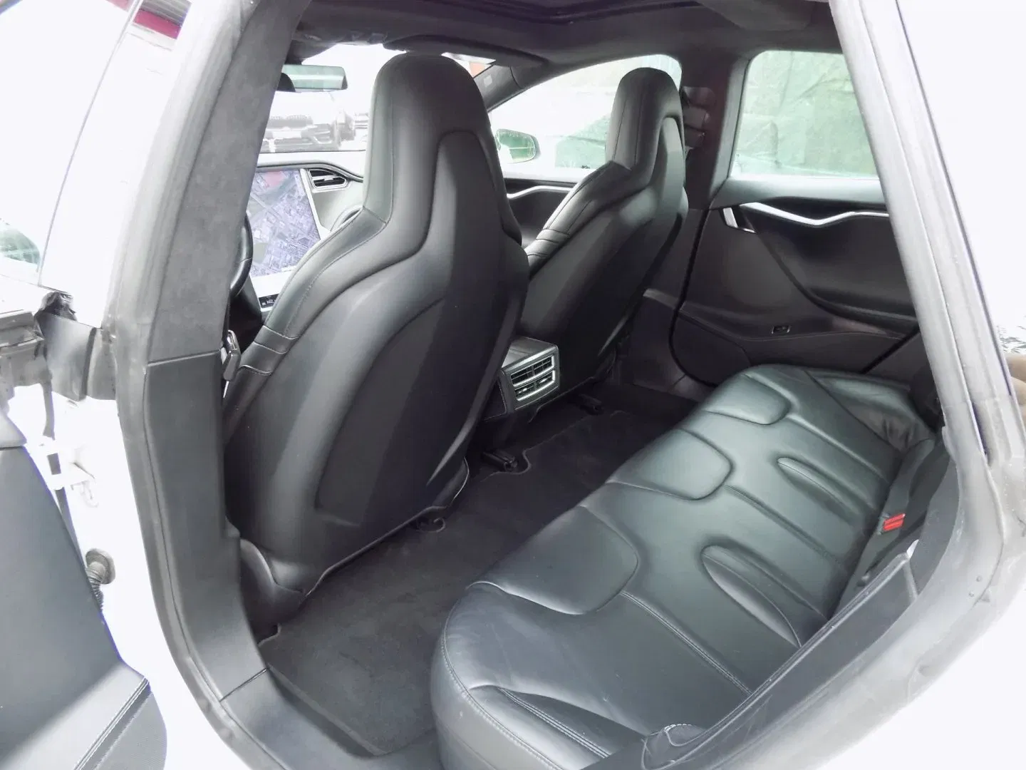 Tesla Model S - Náhled 15