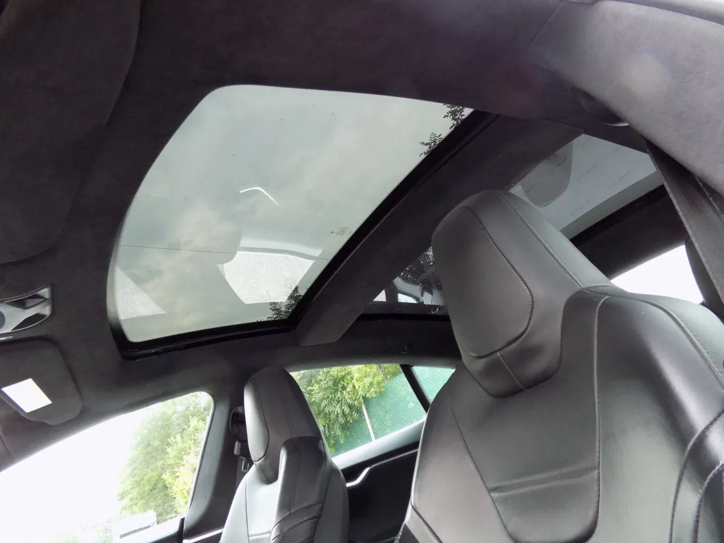 Tesla Model S - Náhled 40