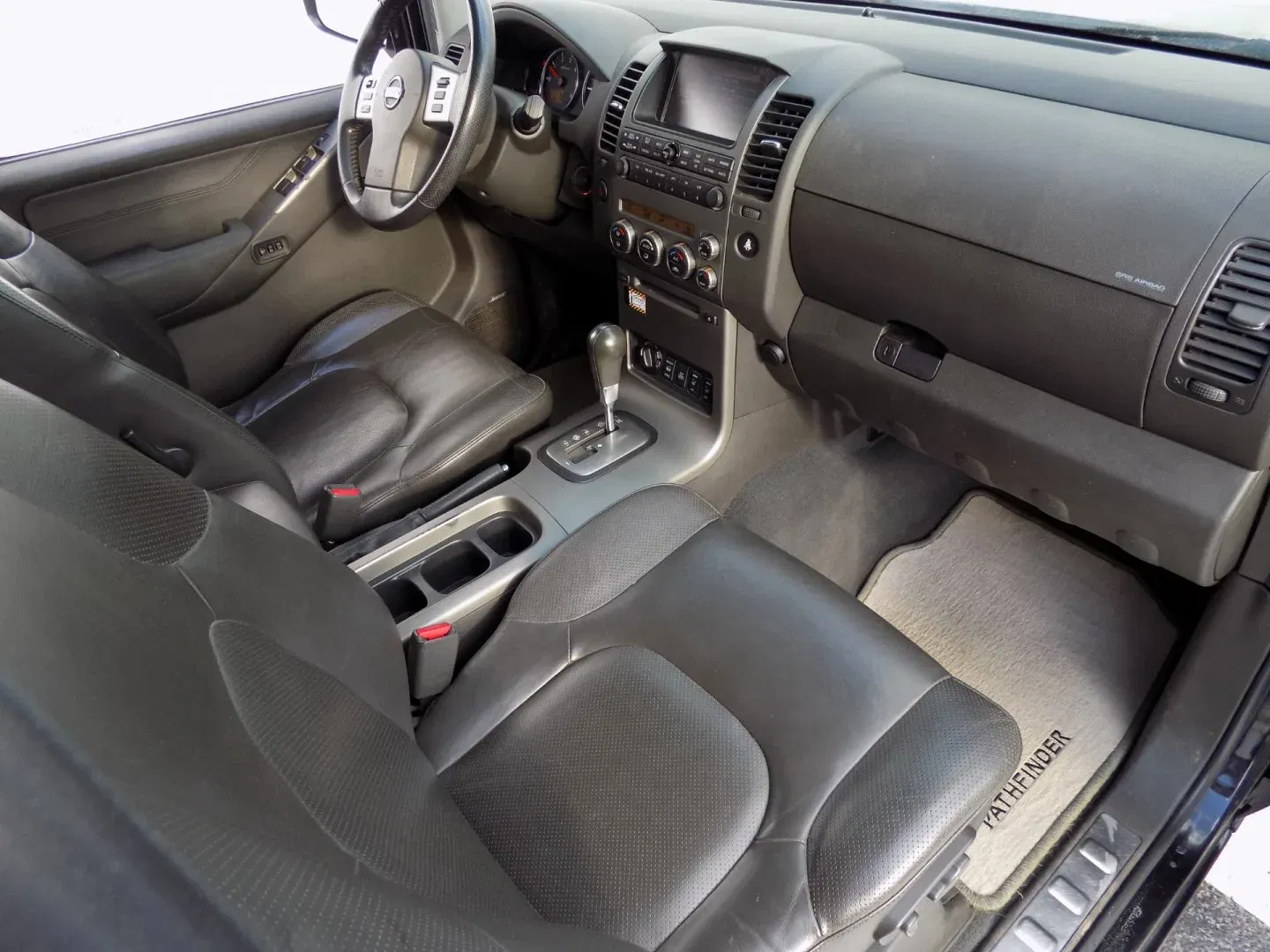 Nissan Pathfinder - Náhled 16