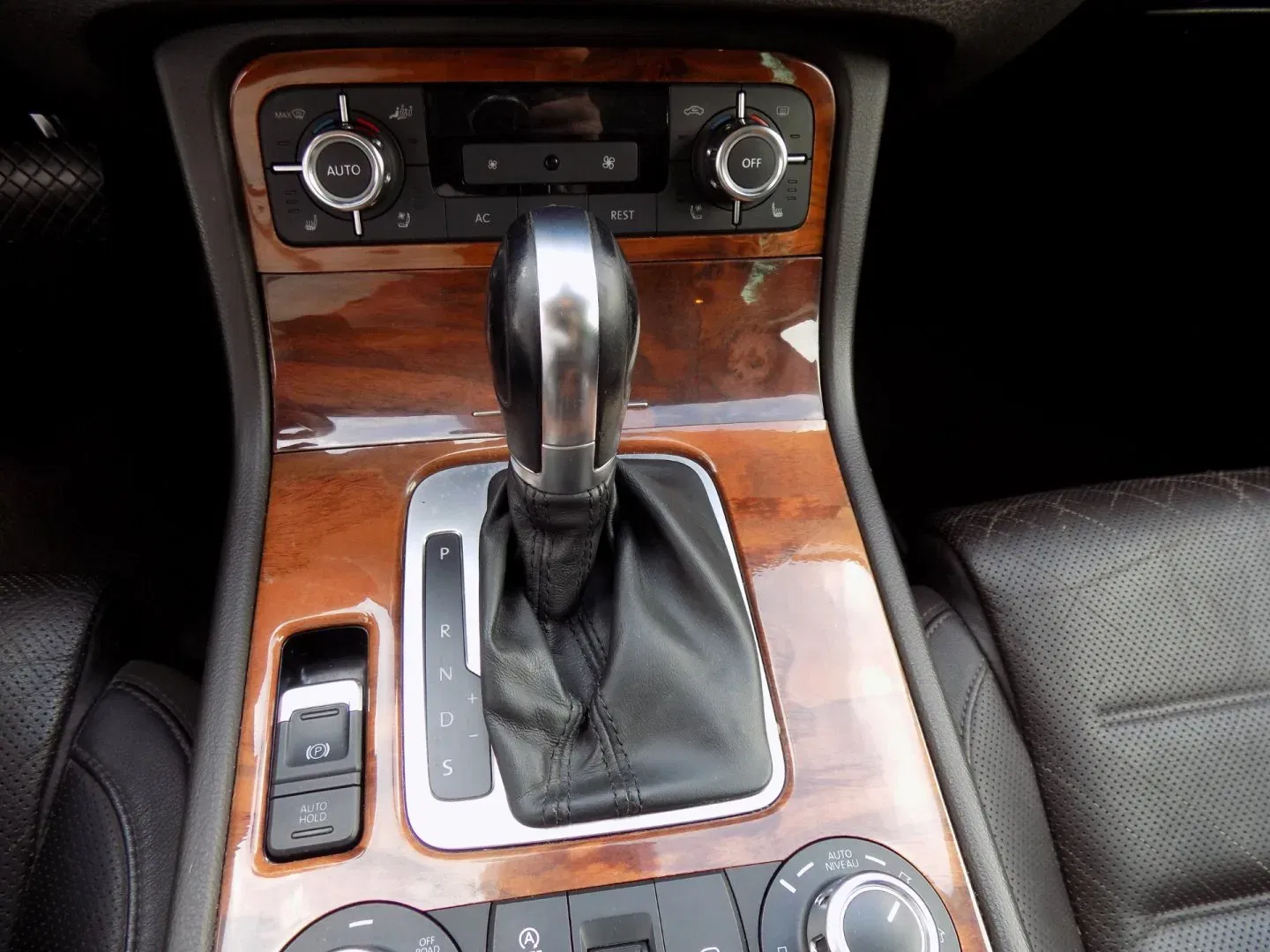 Volkswagen Touareg - Náhled 34