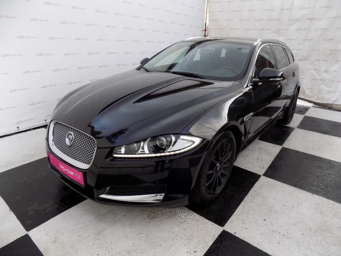 Jaguar XF - Obrázek 1