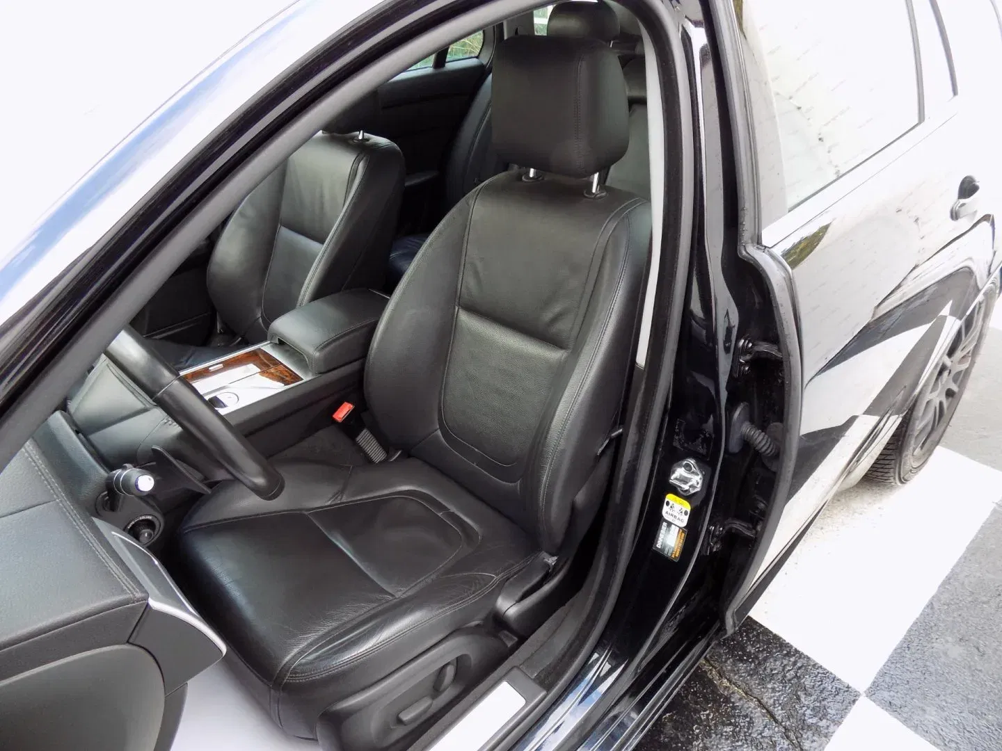 Jaguar XF - Náhled 14