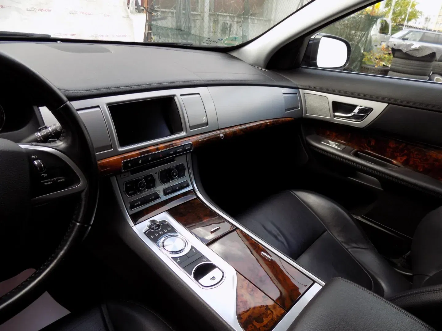 Jaguar XF - Náhled 24