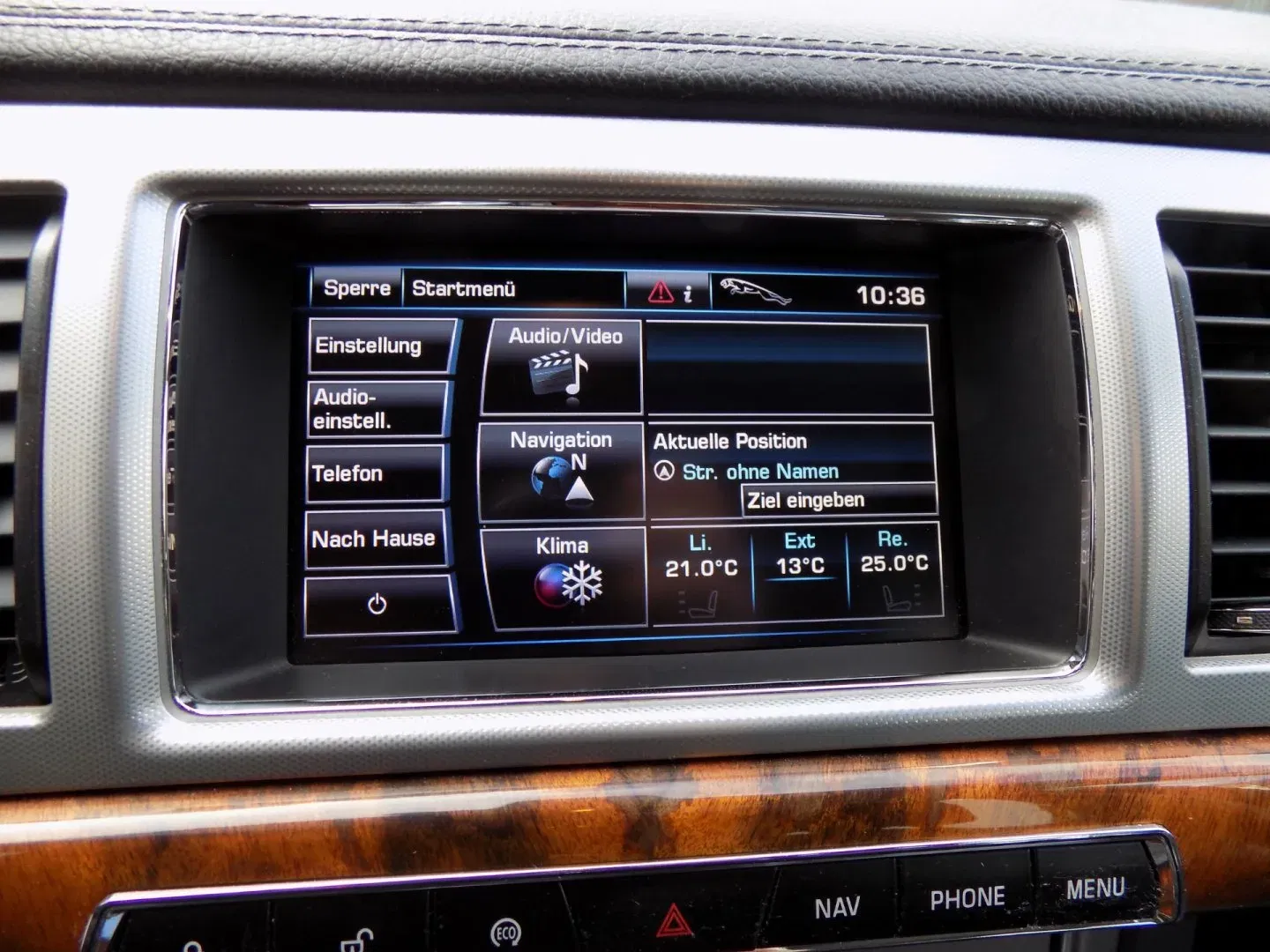 Jaguar XF - Náhled 31