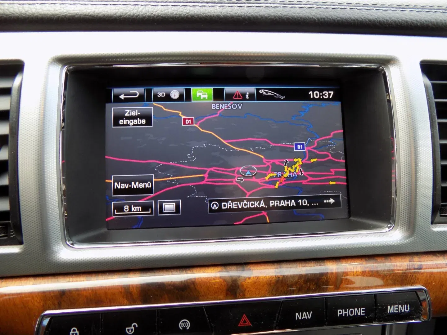 Jaguar XF - Náhled 34