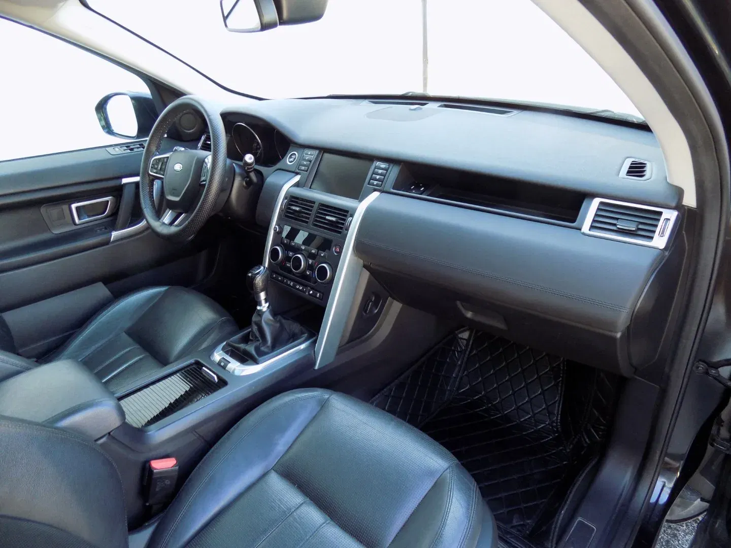 Land Rover Discovery Sport - Náhled 17