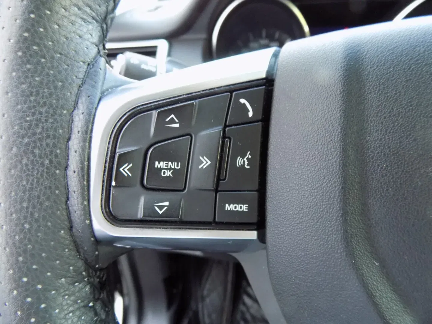 Land Rover Discovery Sport - Náhled 27