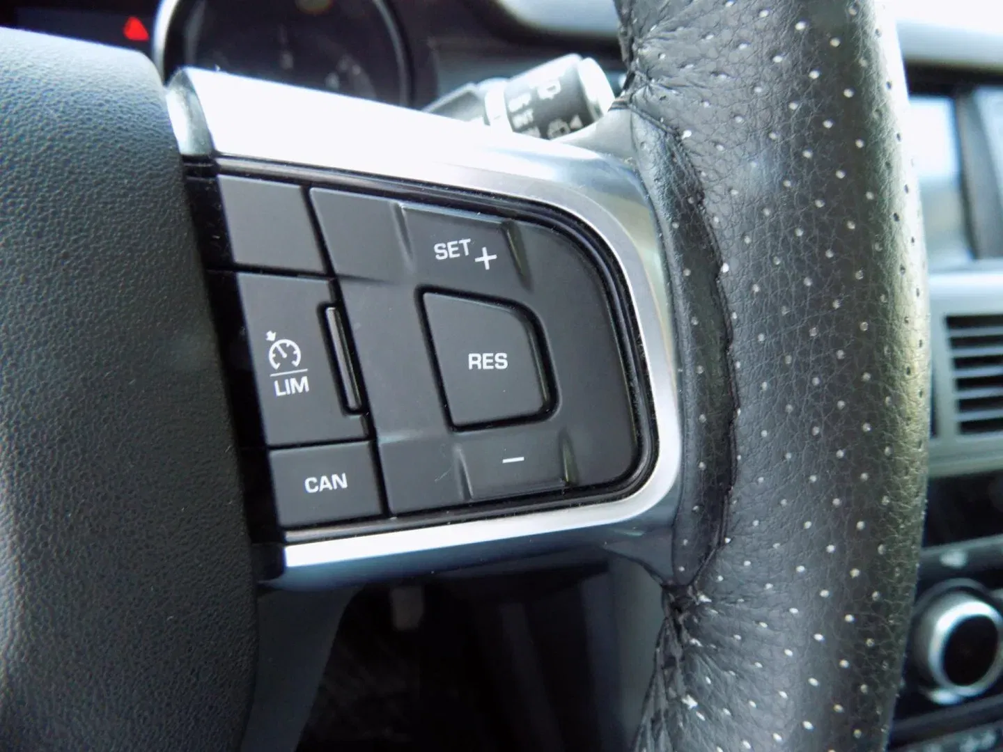 Land Rover Discovery Sport - Náhled 28