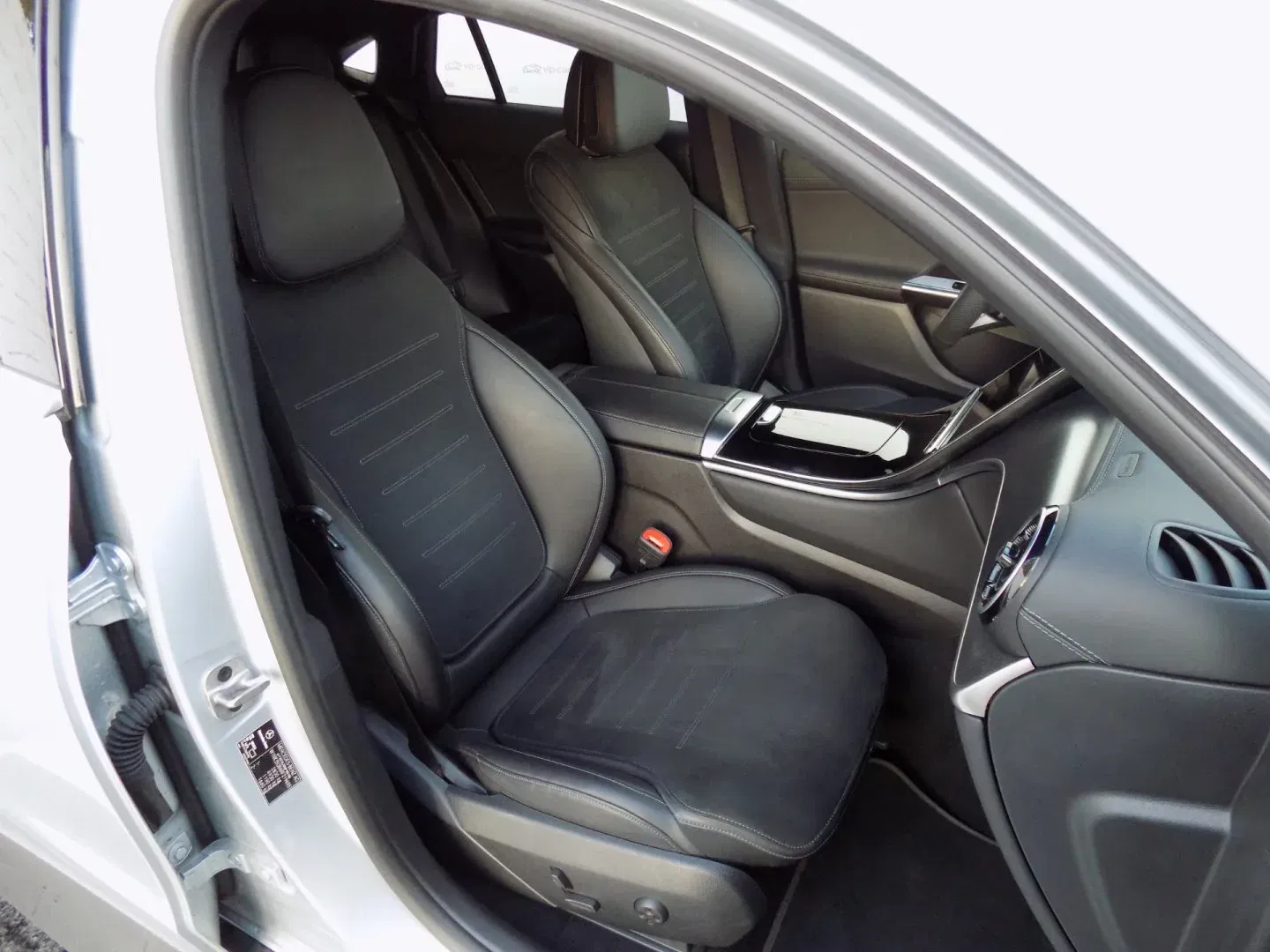 Mercedes-Benz GLC - Náhled 18
