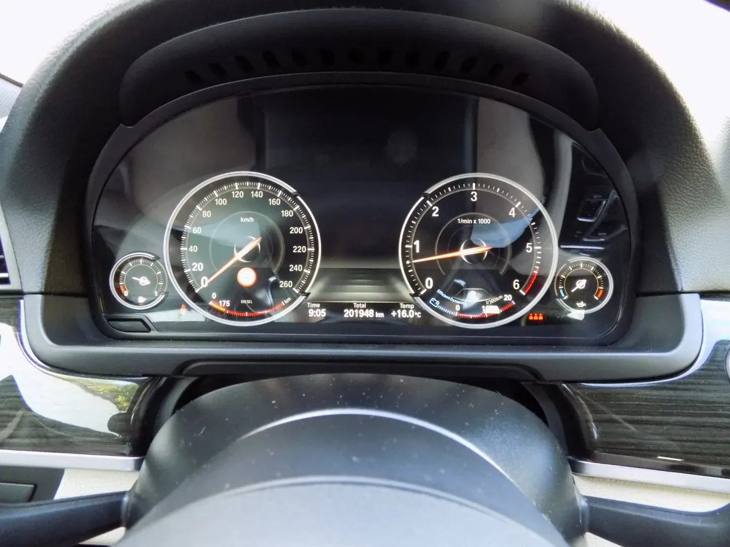 BMW Řada 5 - Náhled 32