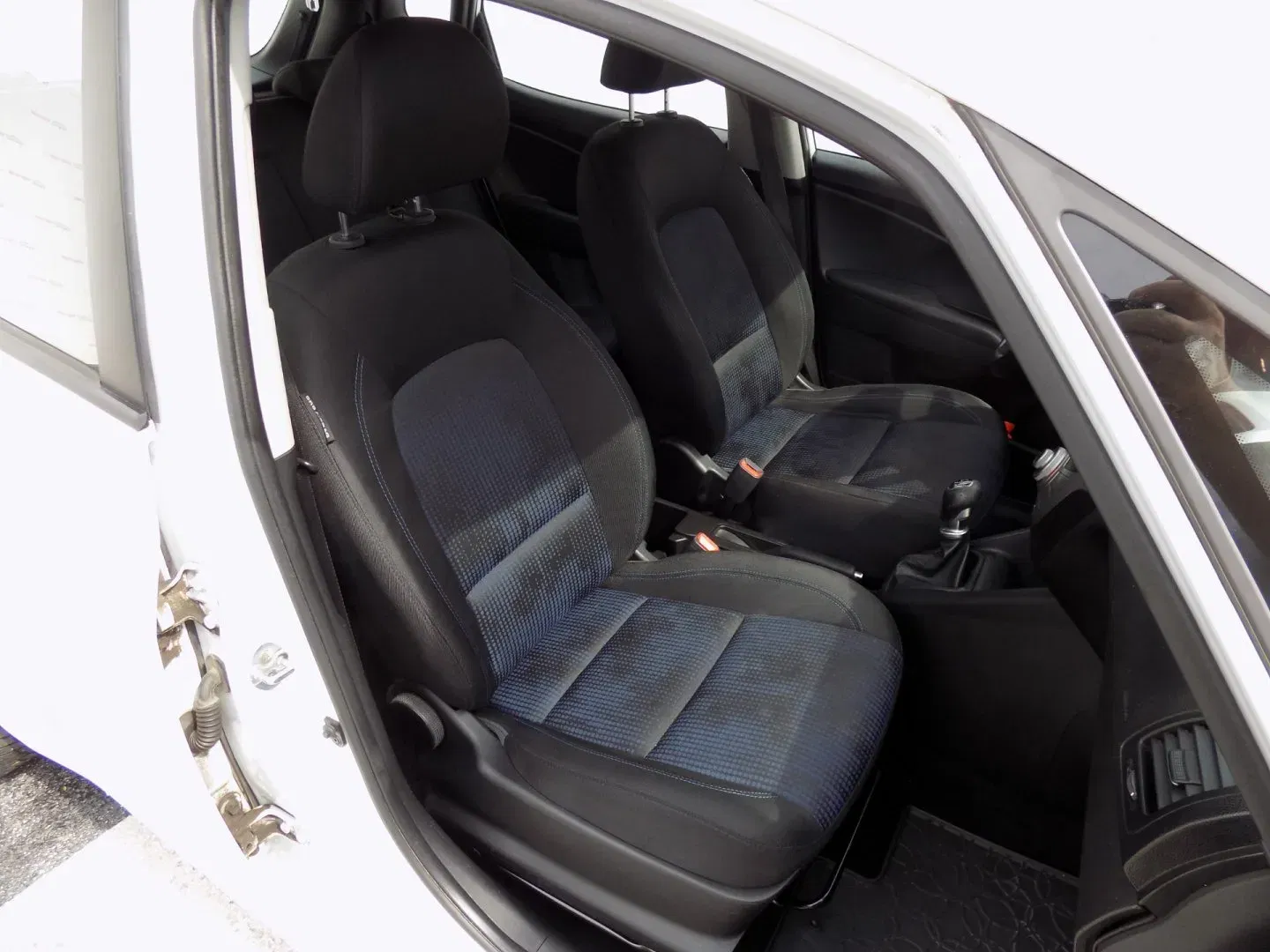 Hyundai ix20 - Náhled 16