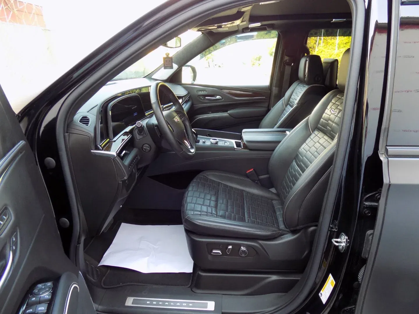 Cadillac Escalade - Náhled 14