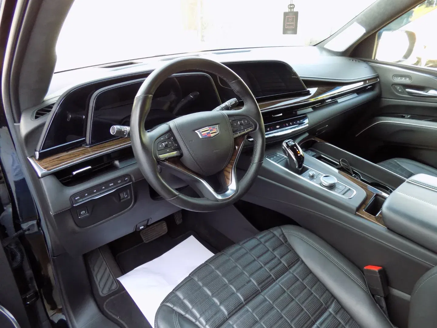 Cadillac Escalade - Náhled 15