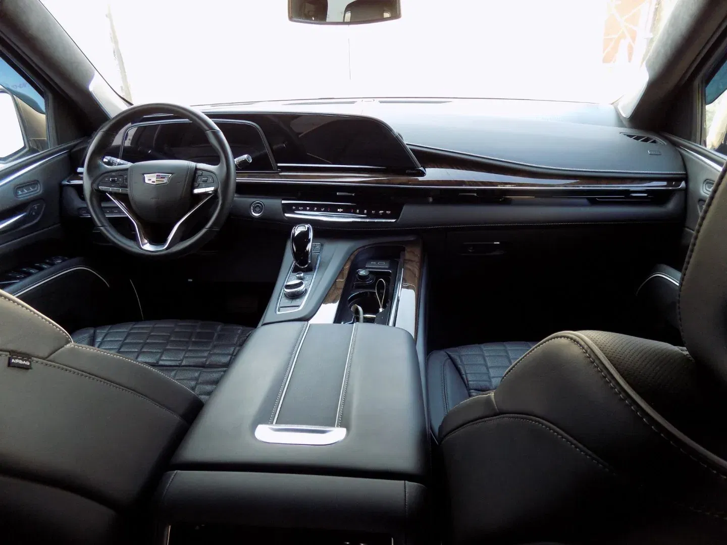 Cadillac Escalade - Náhled 22