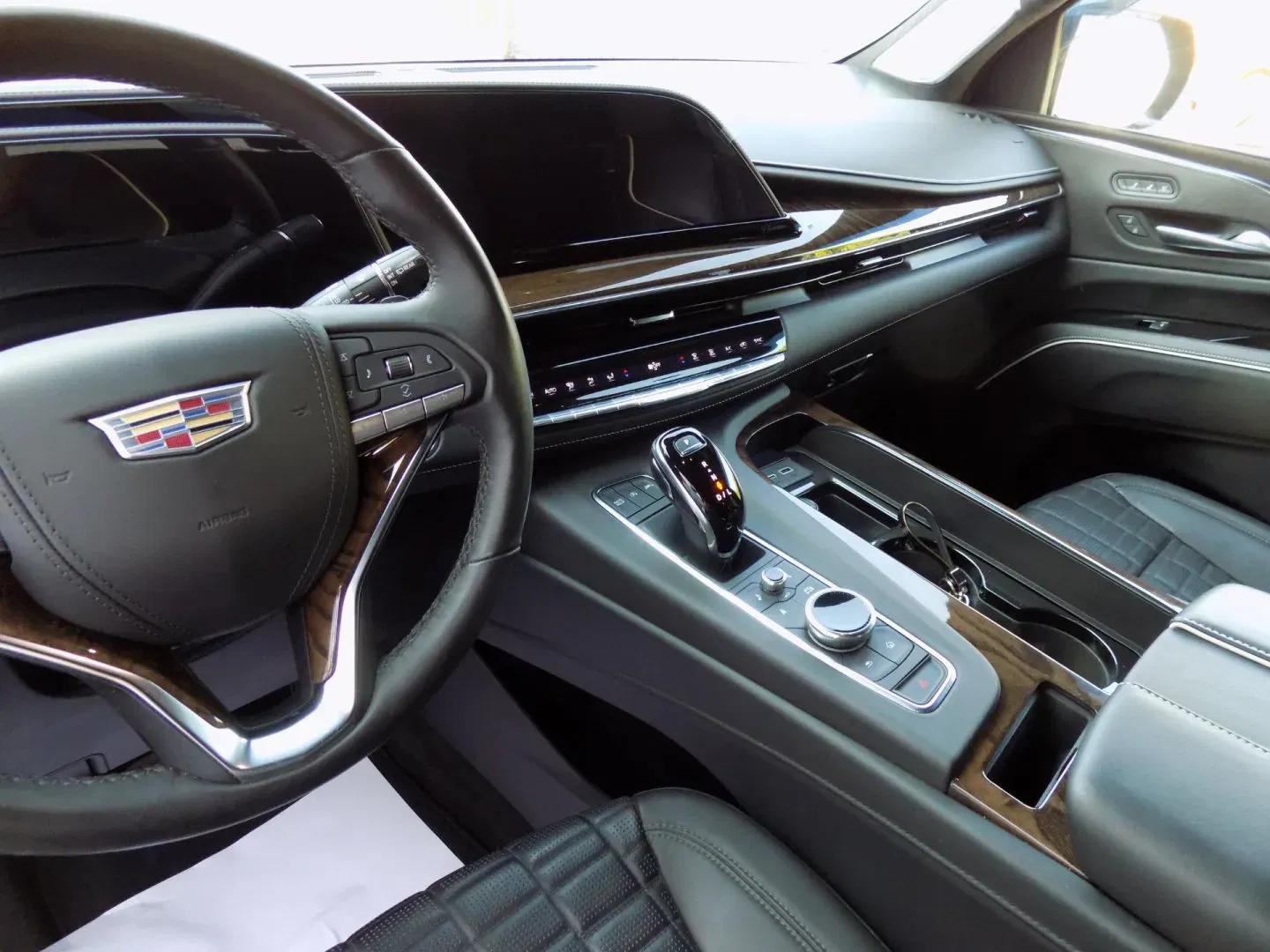 Cadillac Escalade - Náhled 28
