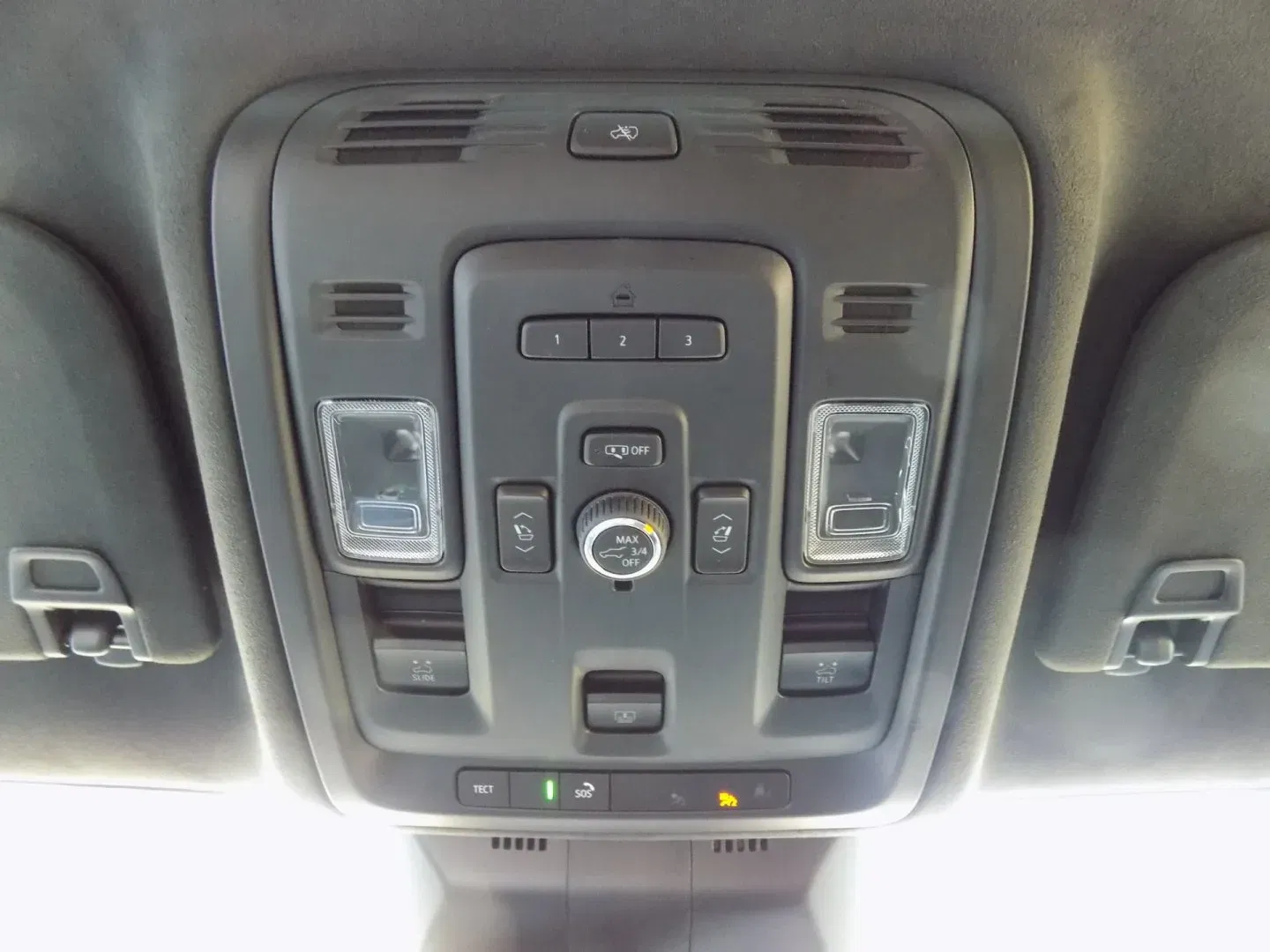 Cadillac Escalade - Náhled 36