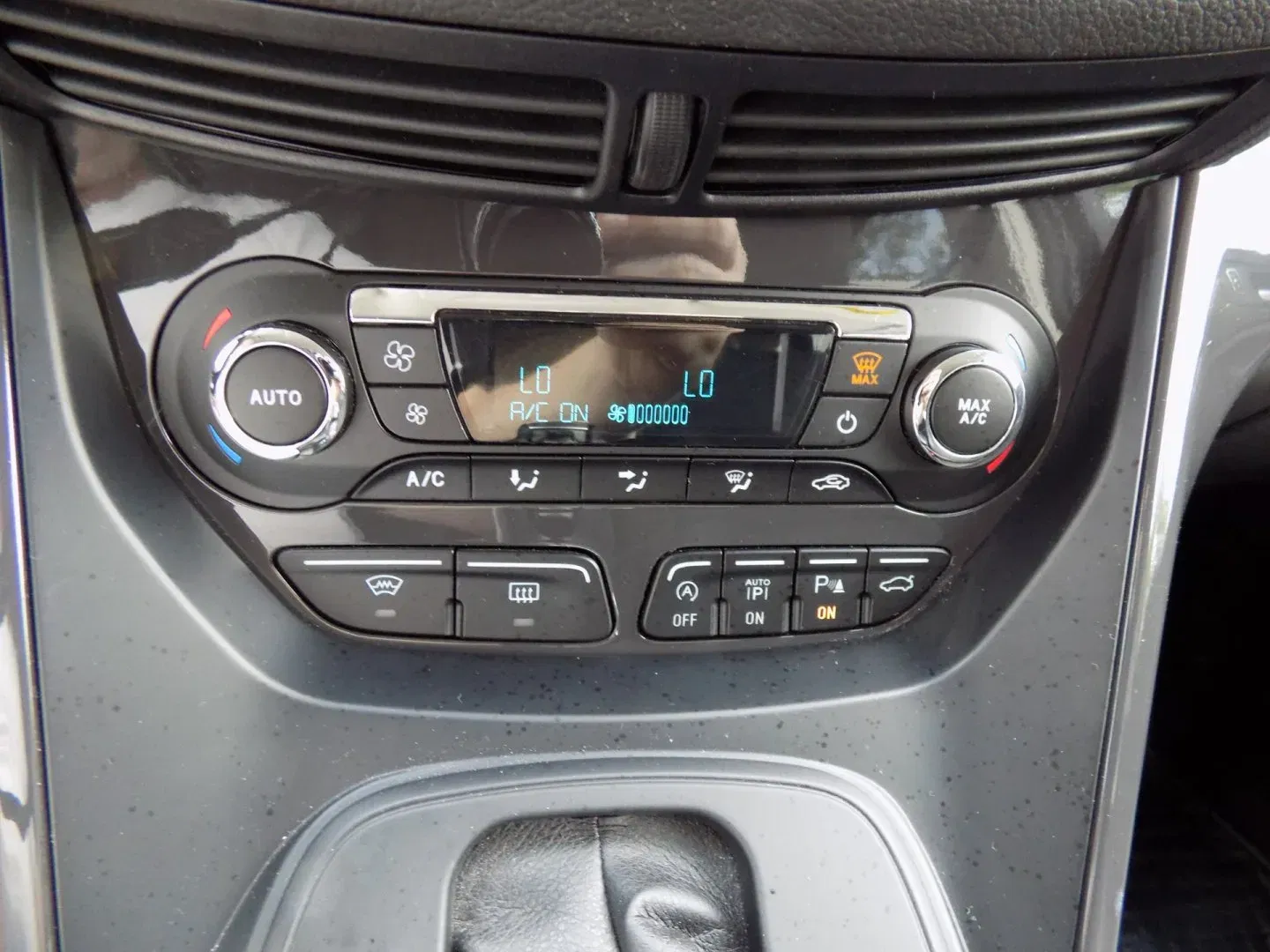Ford Kuga - Náhled 33