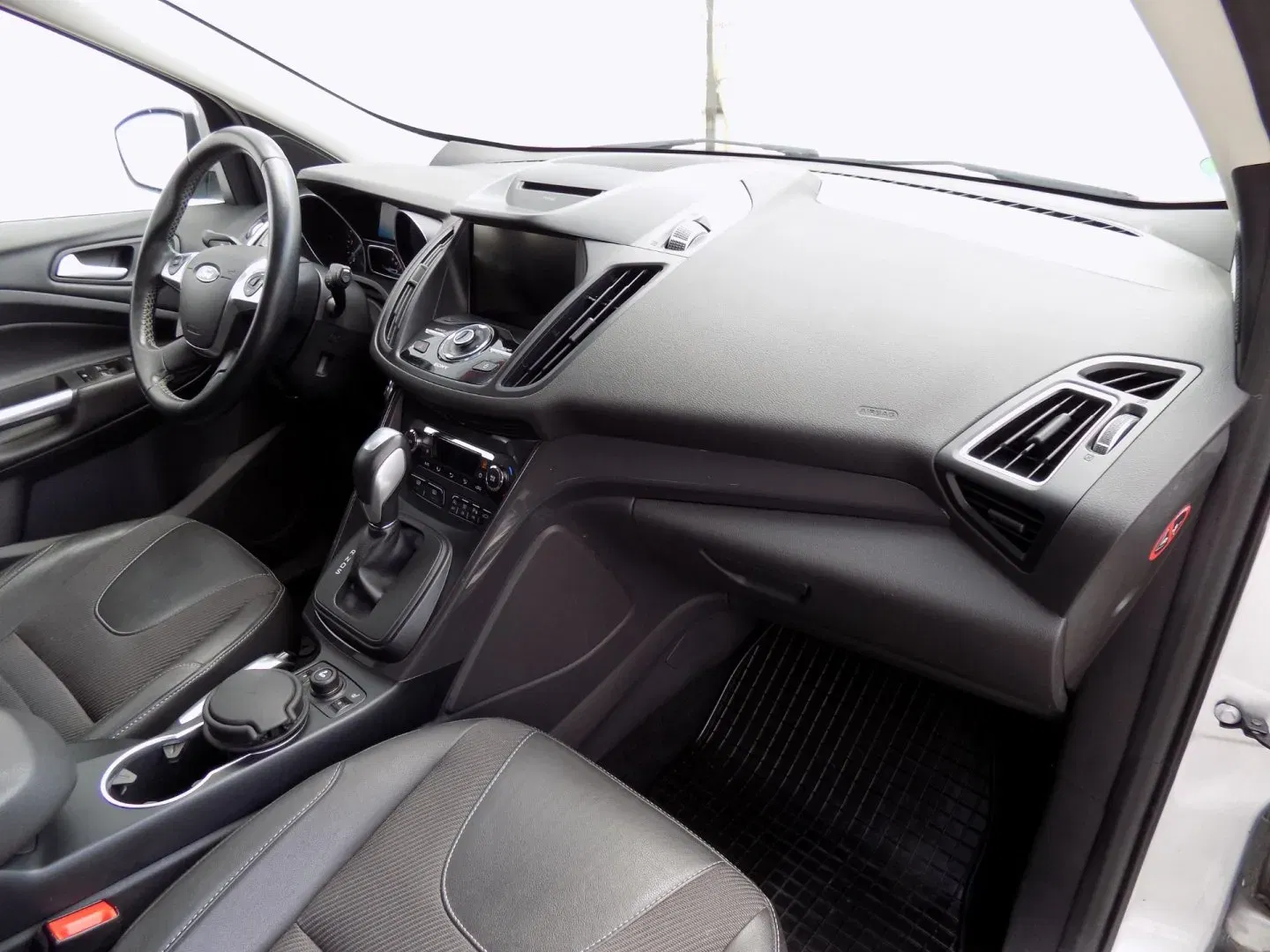 Ford Kuga - Náhled 17