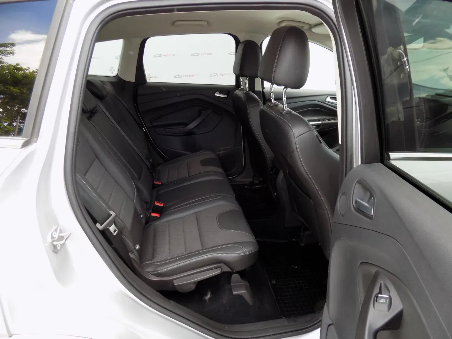 Ford Kuga - Náhled 19