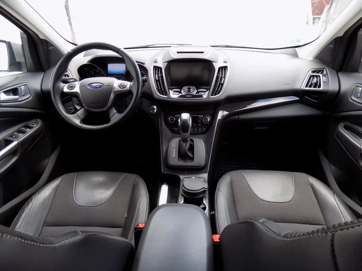 Ford Kuga - Náhled 21