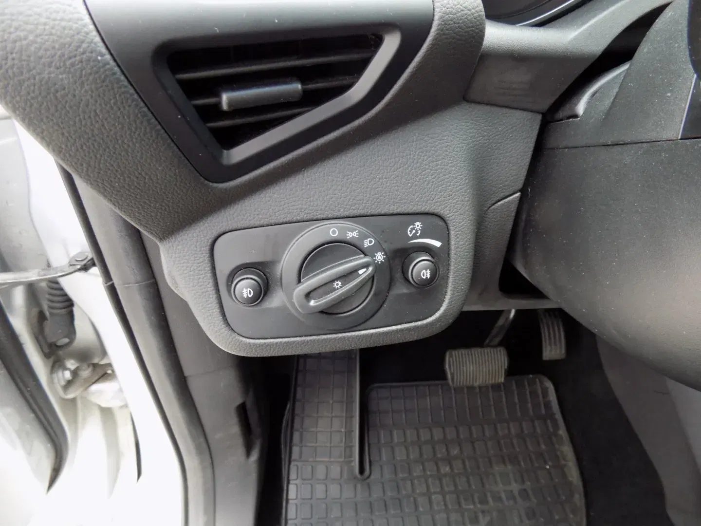 Ford Kuga - Náhled 23