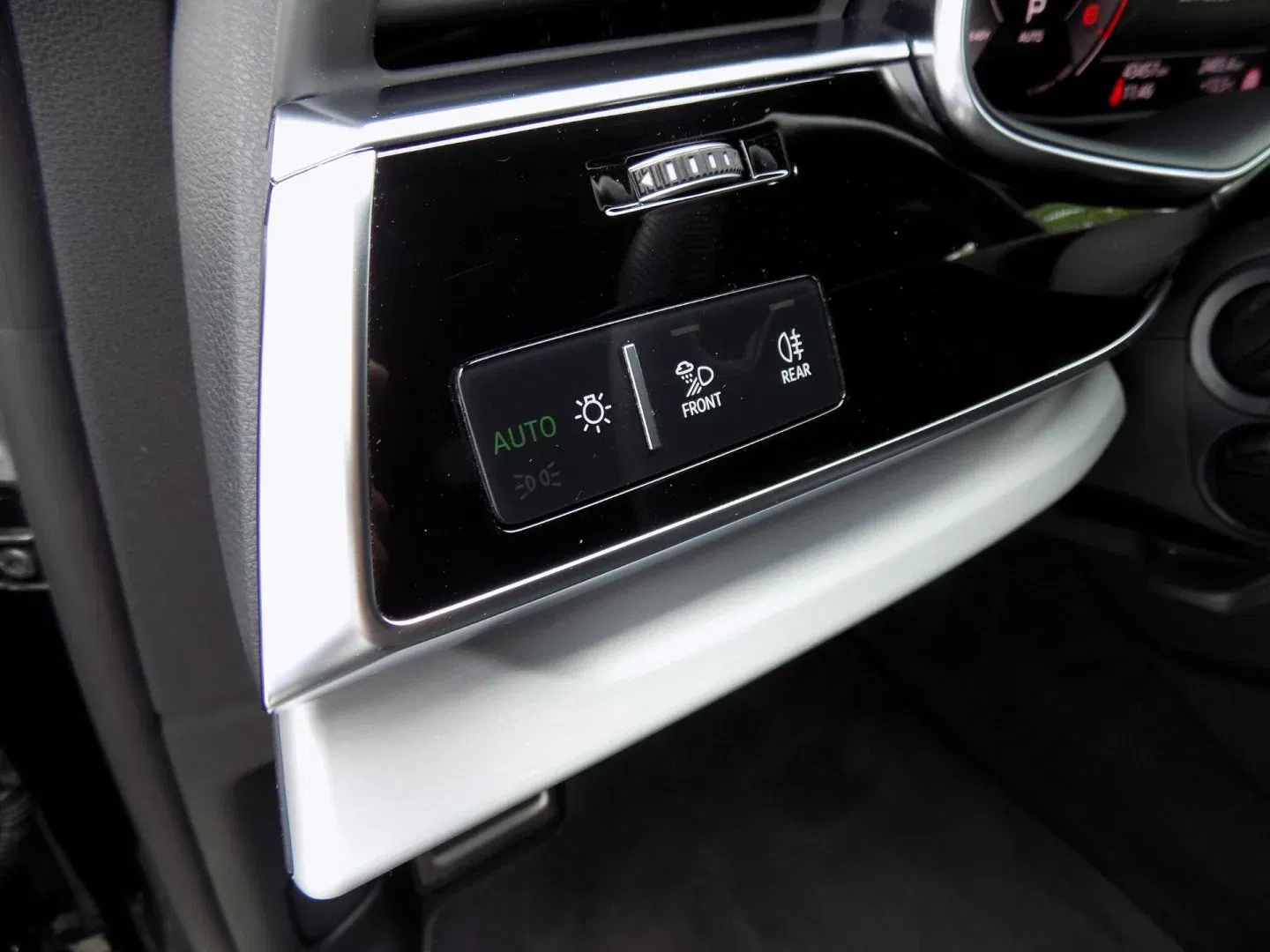 Audi Q8 - Náhled 35