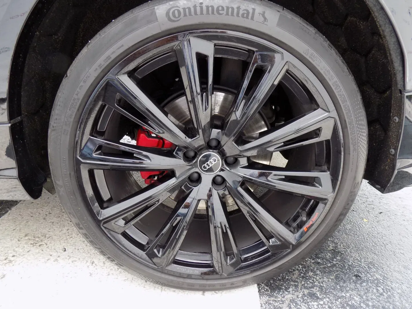 Audi Q8 - Náhled 42
