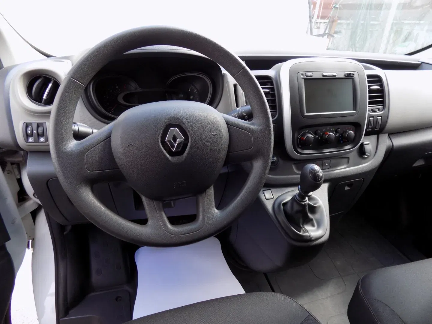 Renault Trafic - Náhled 16