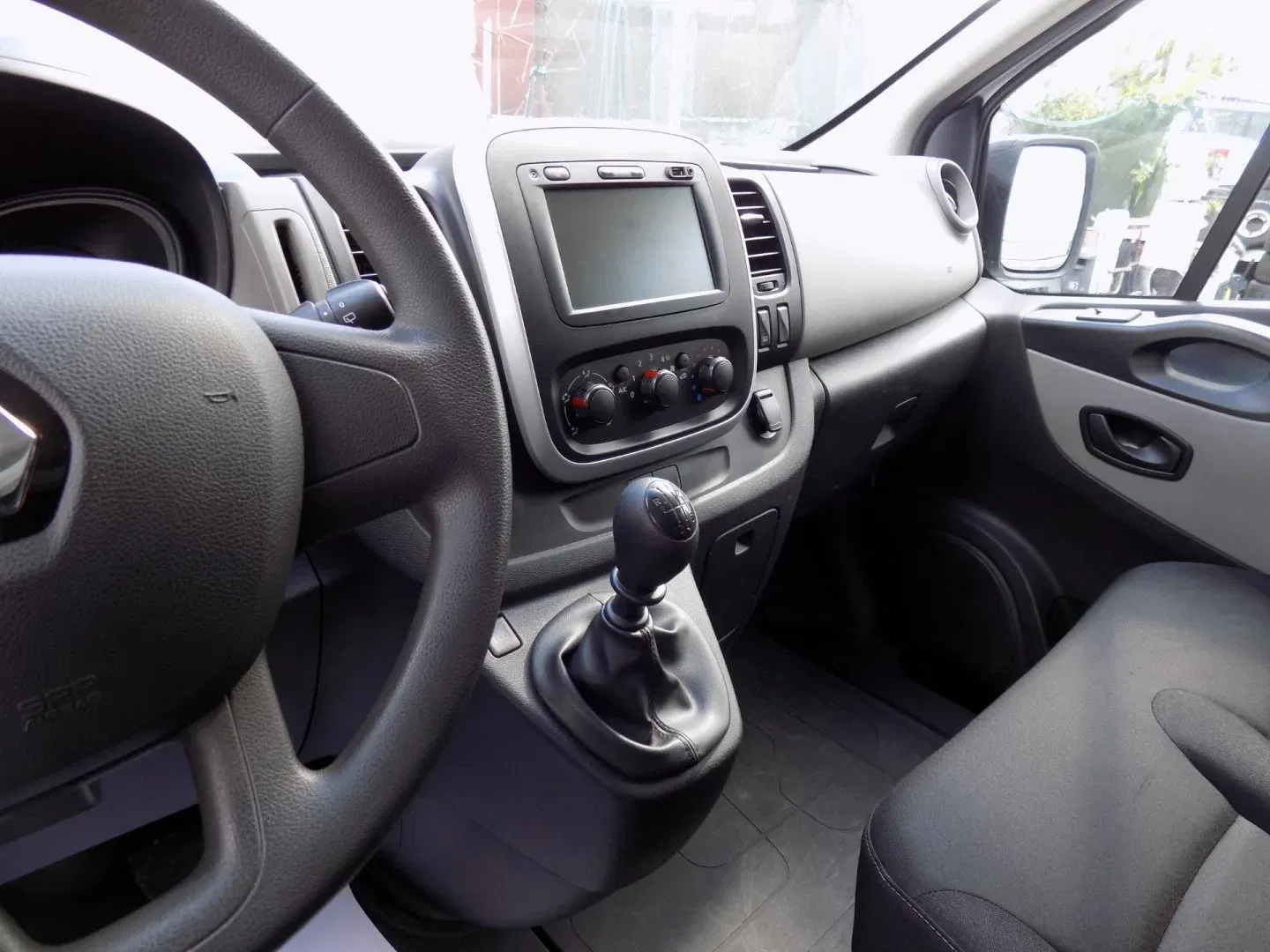 Renault Trafic - Náhled 18