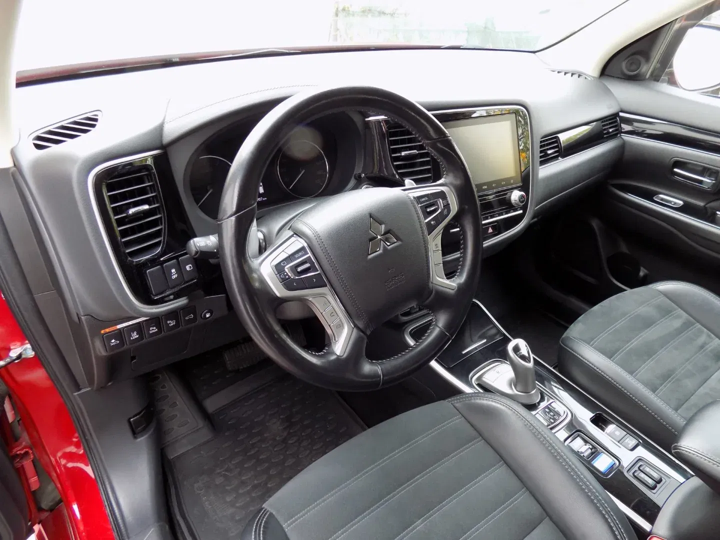 Mitsubishi Outlander - Náhled 13