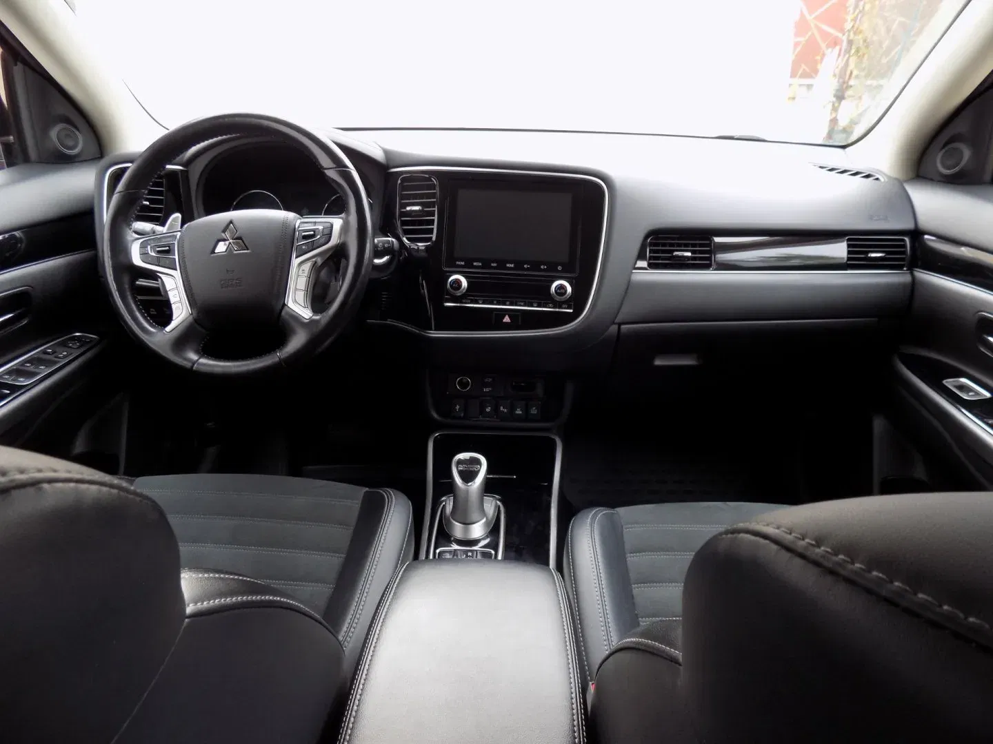 Mitsubishi Outlander - Náhled 20